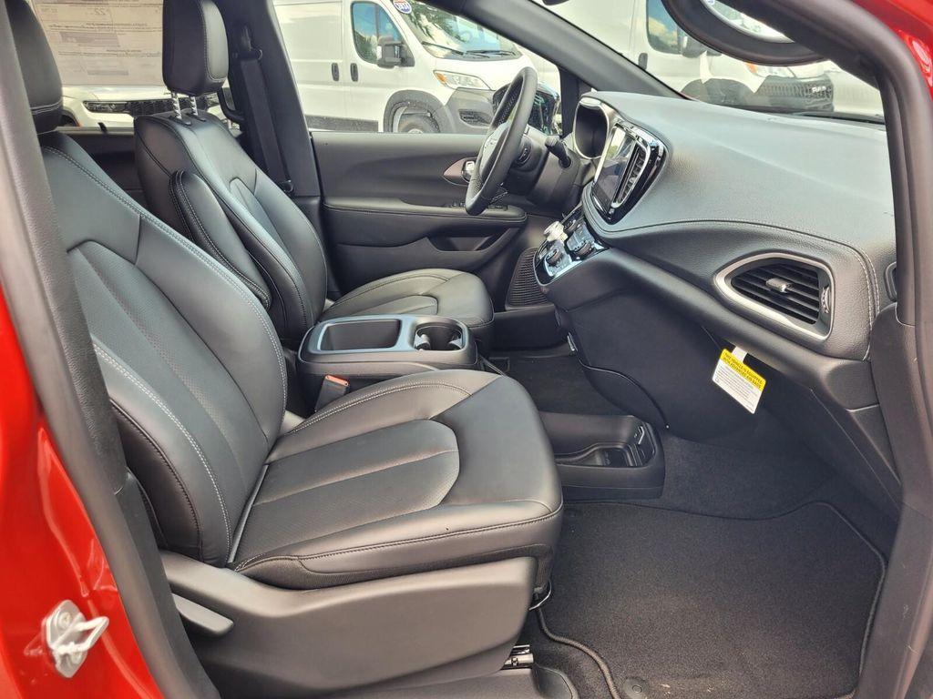 new 2026 Chrysler Pacifica car, priced at $44,569