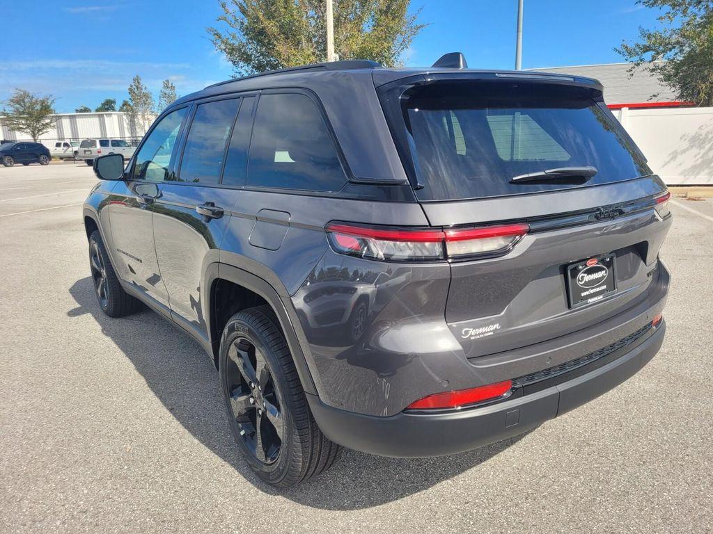 new 2025 Jeep Grand Cherokee car, priced at $42,843