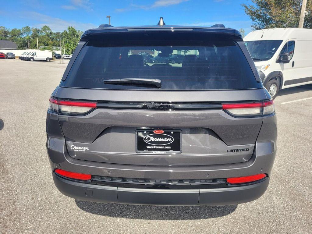 new 2025 Jeep Grand Cherokee car, priced at $42,843