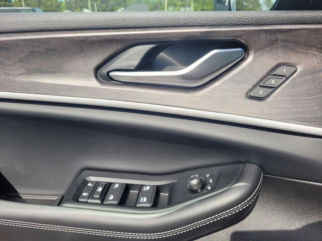 new 2025 Jeep Grand Cherokee car, priced at $42,843