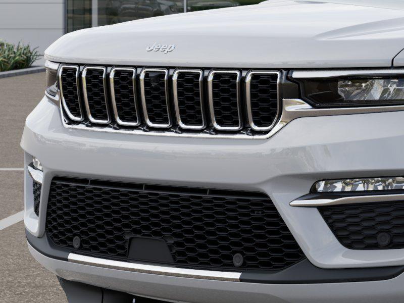 new 2025 Jeep Grand Cherokee car, priced at $46,900