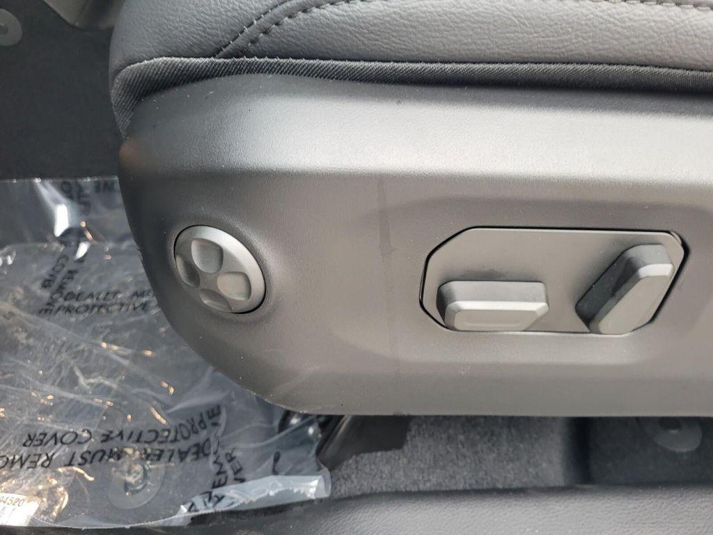 new 2025 Jeep Gladiator car, priced at $42,681