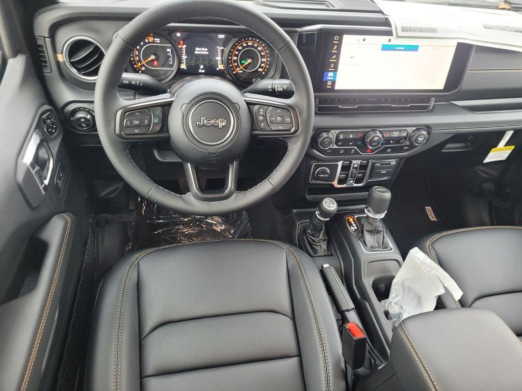 new 2025 Jeep Gladiator car, priced at $42,681