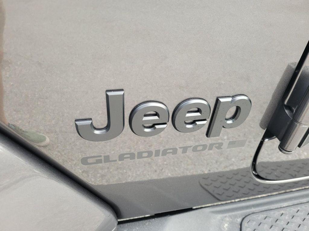 new 2025 Jeep Gladiator car, priced at $42,681