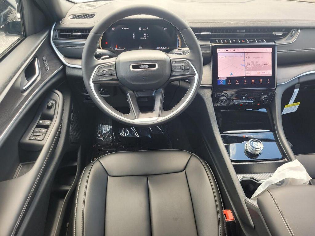 new 2025 Jeep Grand Cherokee car, priced at $41,483