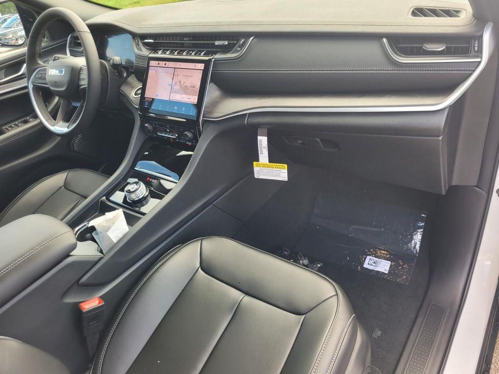 new 2025 Jeep Grand Cherokee car, priced at $41,483