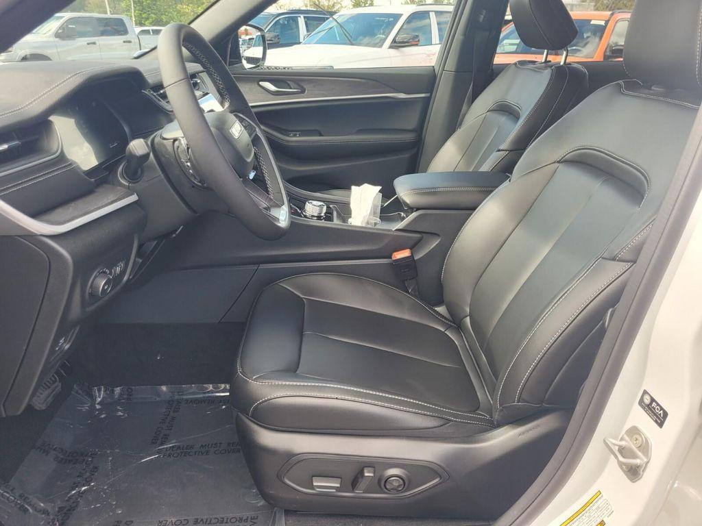 new 2025 Jeep Grand Cherokee car, priced at $41,483