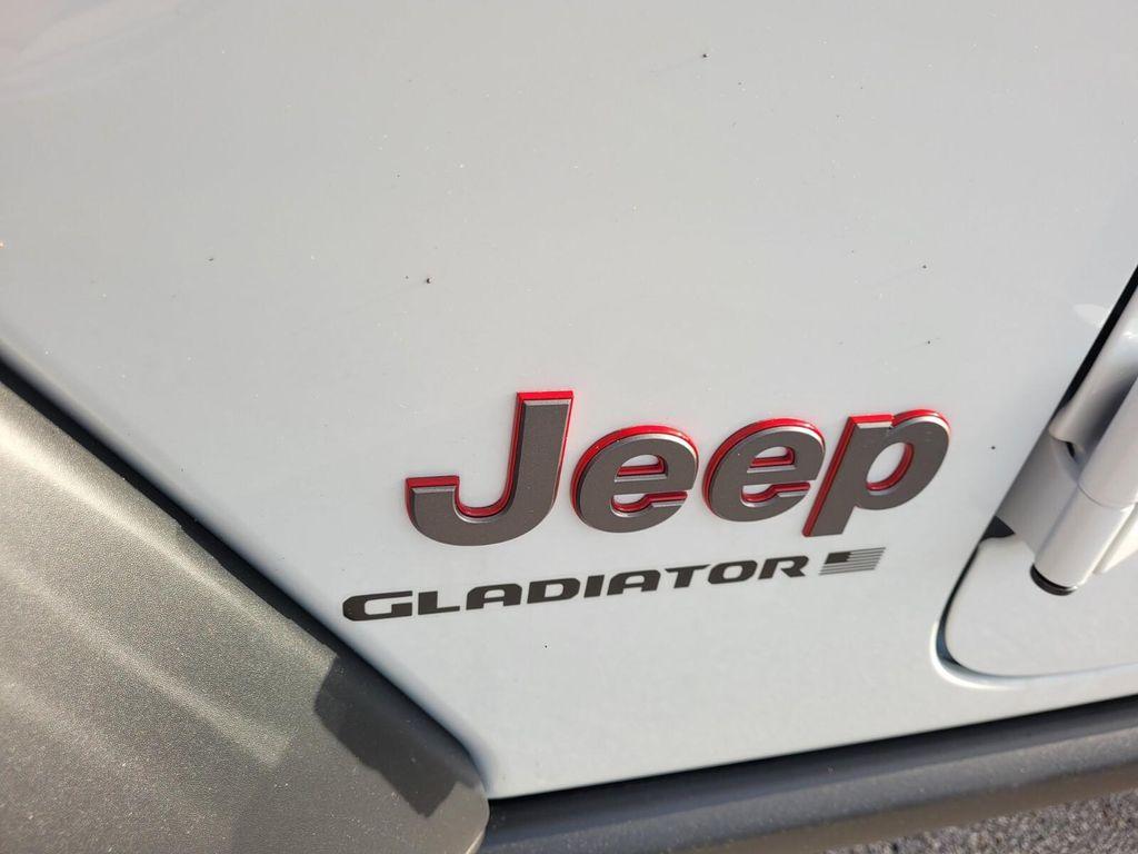 new 2025 Jeep Gladiator car, priced at $47,231