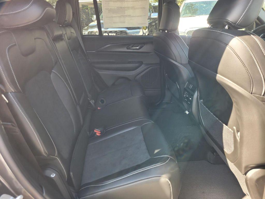 new 2025 Jeep Grand Cherokee car, priced at $40,691