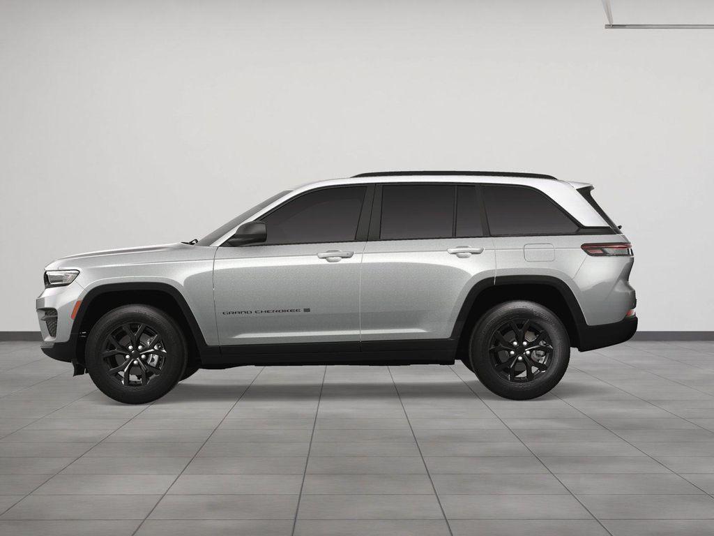 new 2025 Jeep Grand Cherokee car, priced at $42,611