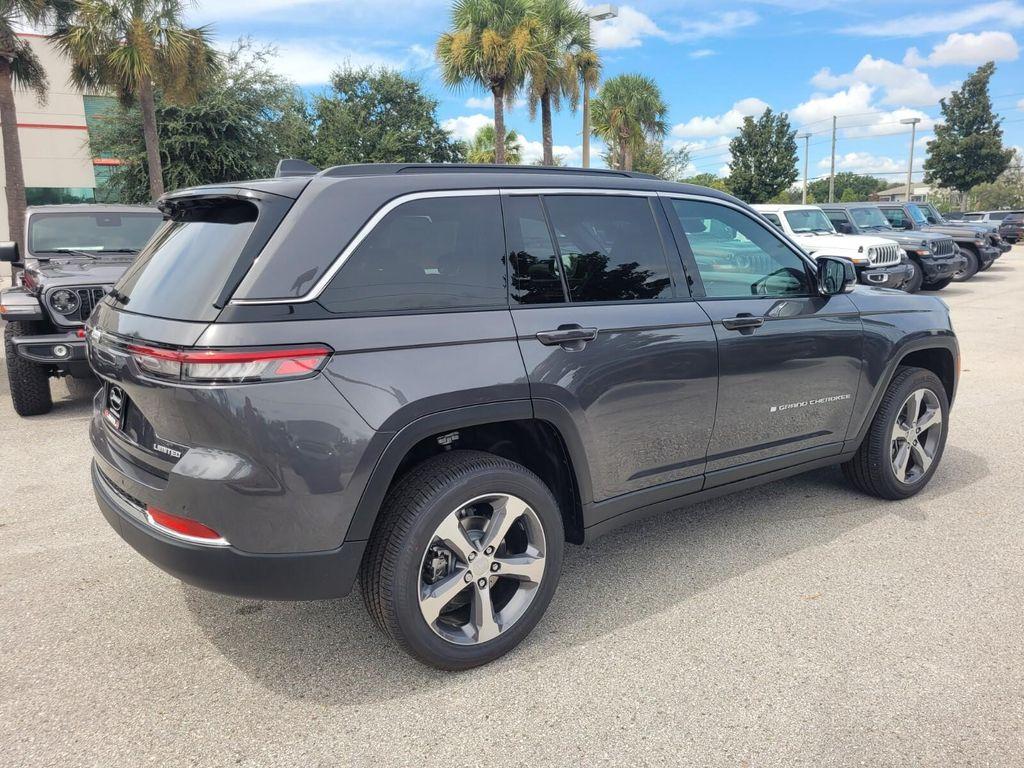 new 2025 Jeep Grand Cherokee car, priced at $35,759