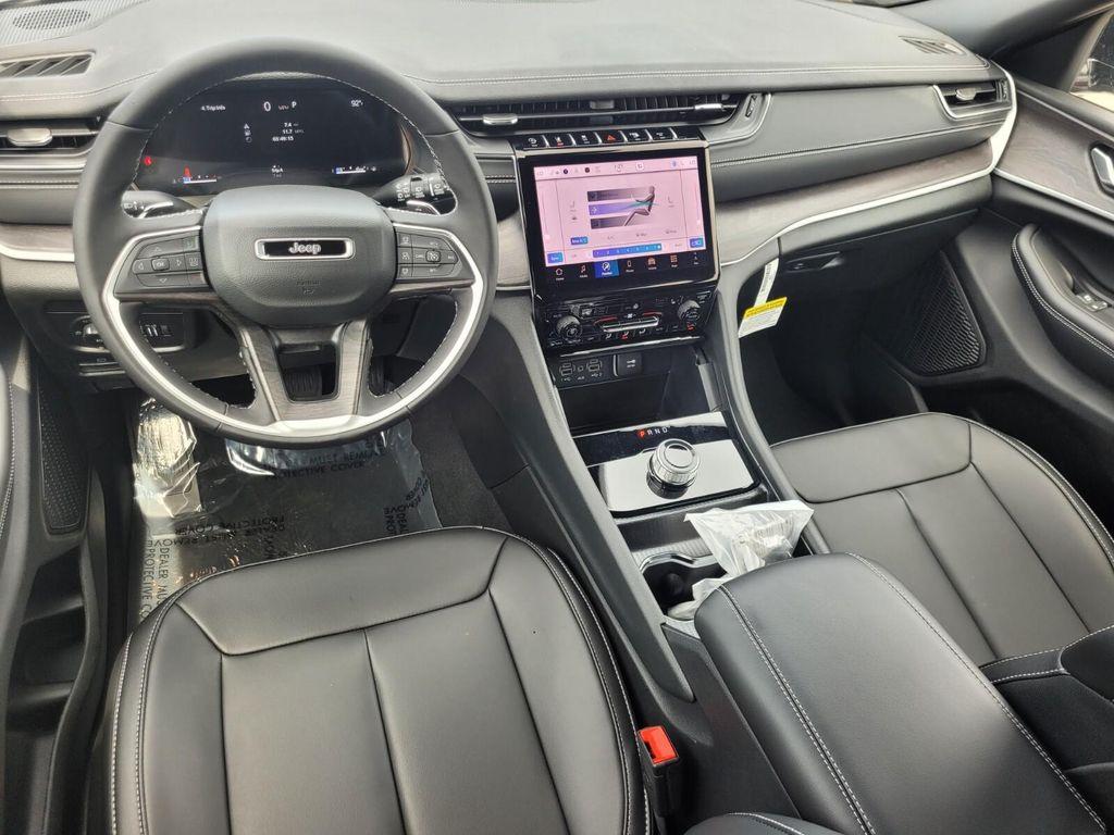 new 2025 Jeep Grand Cherokee car, priced at $35,759