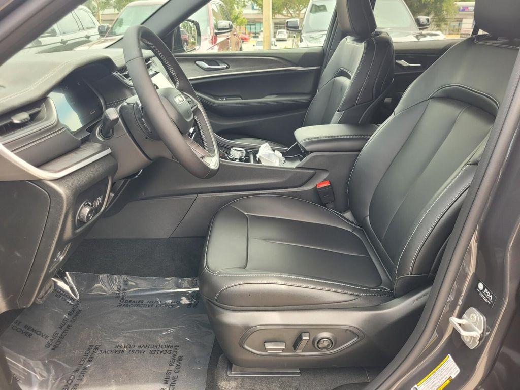 new 2025 Jeep Grand Cherokee car, priced at $35,759