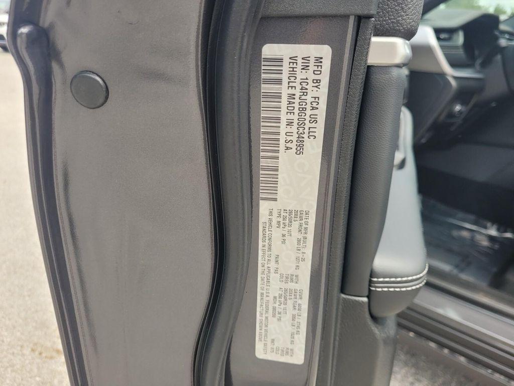 new 2025 Jeep Grand Cherokee car, priced at $35,759