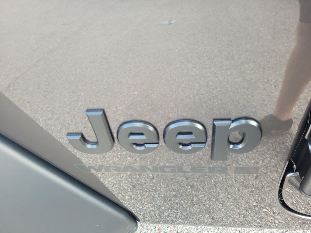 new 2025 Jeep Wrangler car, priced at $40,374