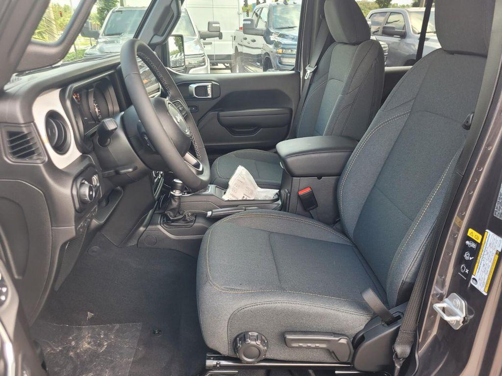 new 2025 Jeep Wrangler car, priced at $40,374