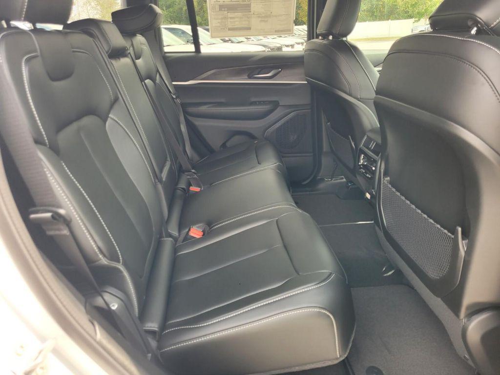 new 2025 Jeep Grand Cherokee car, priced at $38,696