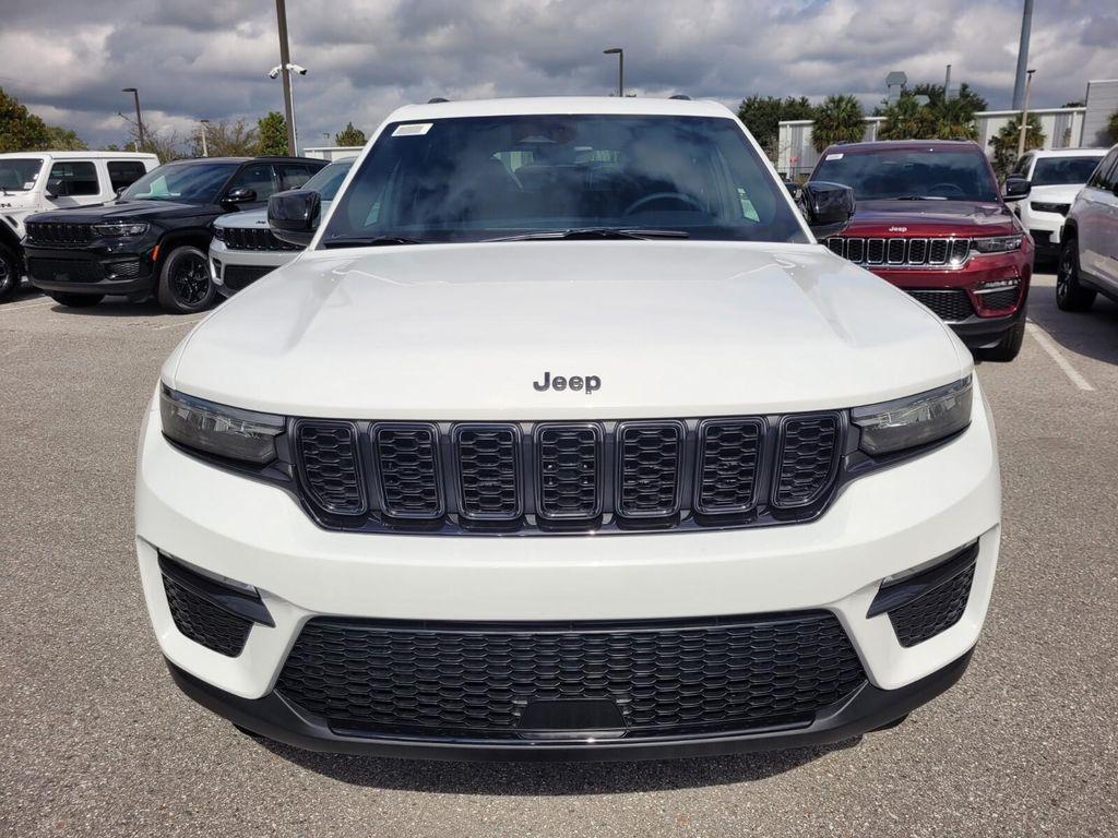 new 2025 Jeep Grand Cherokee car, priced at $38,696