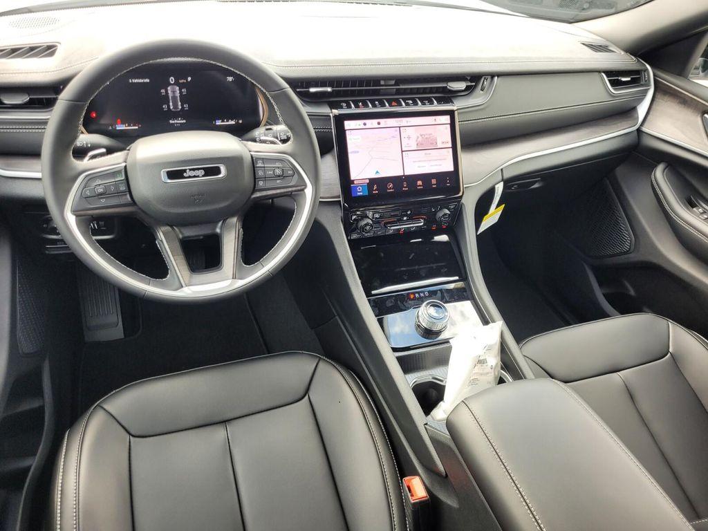 new 2025 Jeep Grand Cherokee car, priced at $38,696