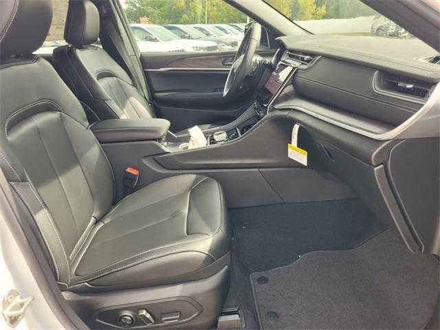 new 2025 Jeep Grand Cherokee car, priced at $42,720