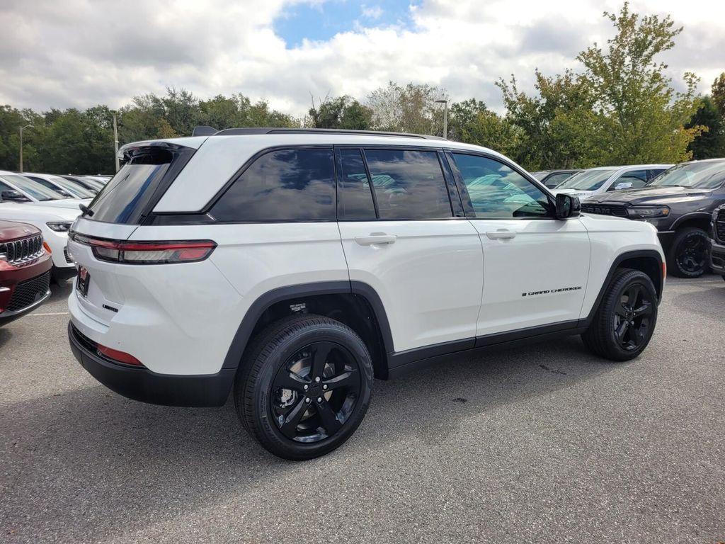 new 2025 Jeep Grand Cherokee car, priced at $38,696