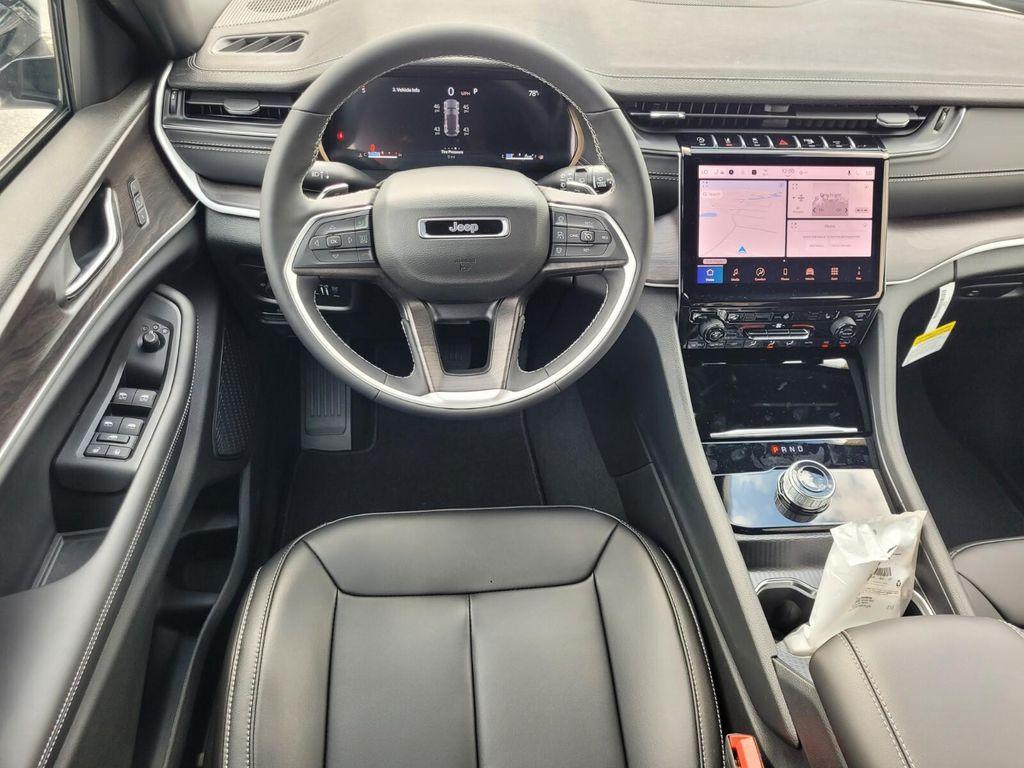 new 2025 Jeep Grand Cherokee car, priced at $38,696
