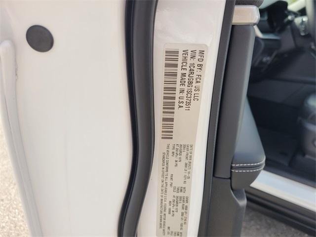 new 2025 Jeep Grand Cherokee car, priced at $42,720