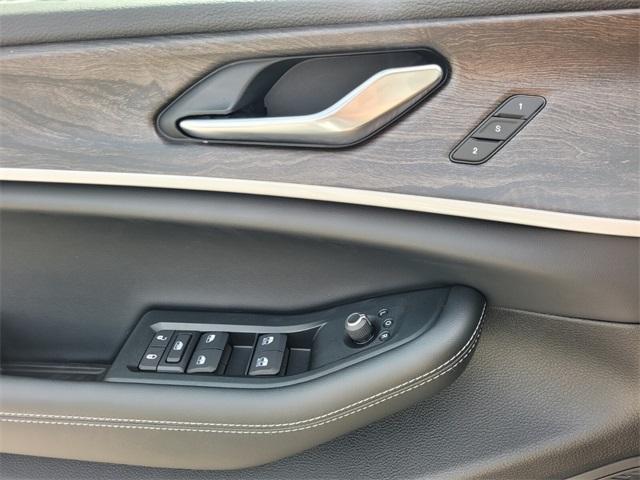 new 2025 Jeep Grand Cherokee car, priced at $42,720