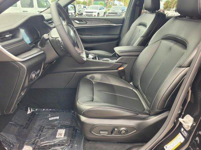 new 2025 Jeep Grand Cherokee car, priced at $38,909