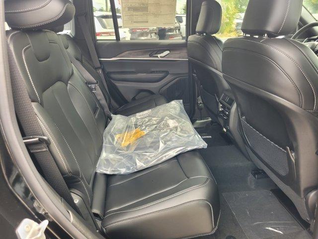 new 2025 Jeep Grand Cherokee car, priced at $38,909