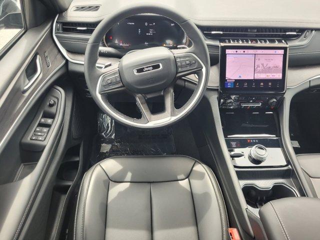 new 2025 Jeep Grand Cherokee car, priced at $38,909