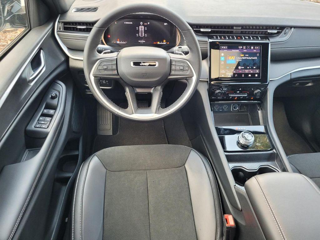 new 2025 Jeep Grand Cherokee car, priced at $36,638