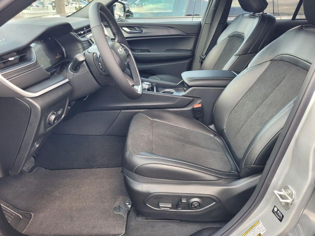 new 2025 Jeep Grand Cherokee car, priced at $36,638