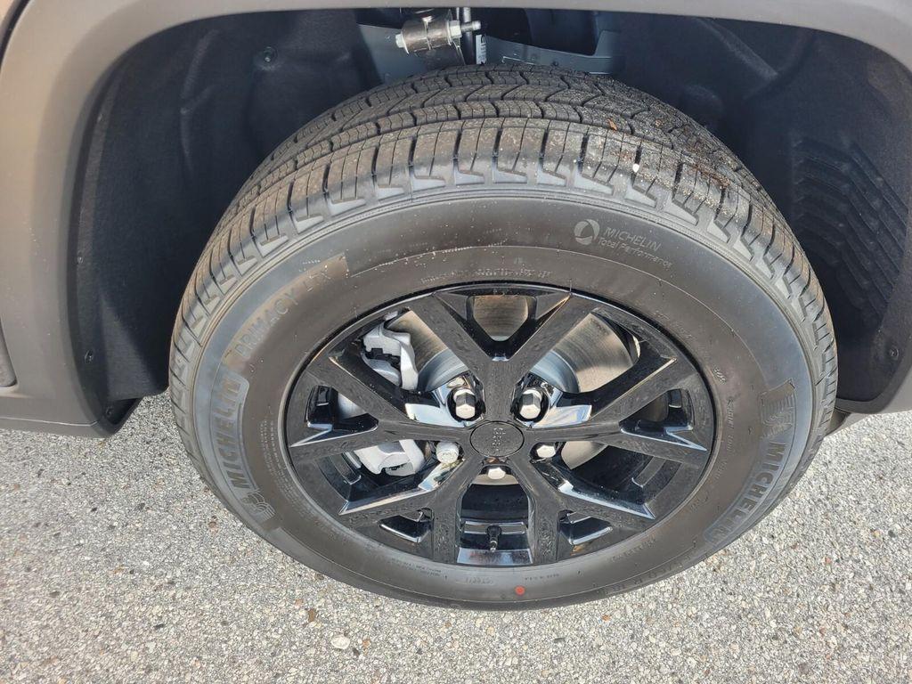 new 2025 Jeep Grand Cherokee L car, priced at $44,768