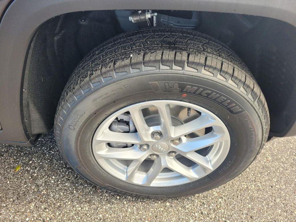 new 2025 Jeep Grand Cherokee L car, priced at $37,594