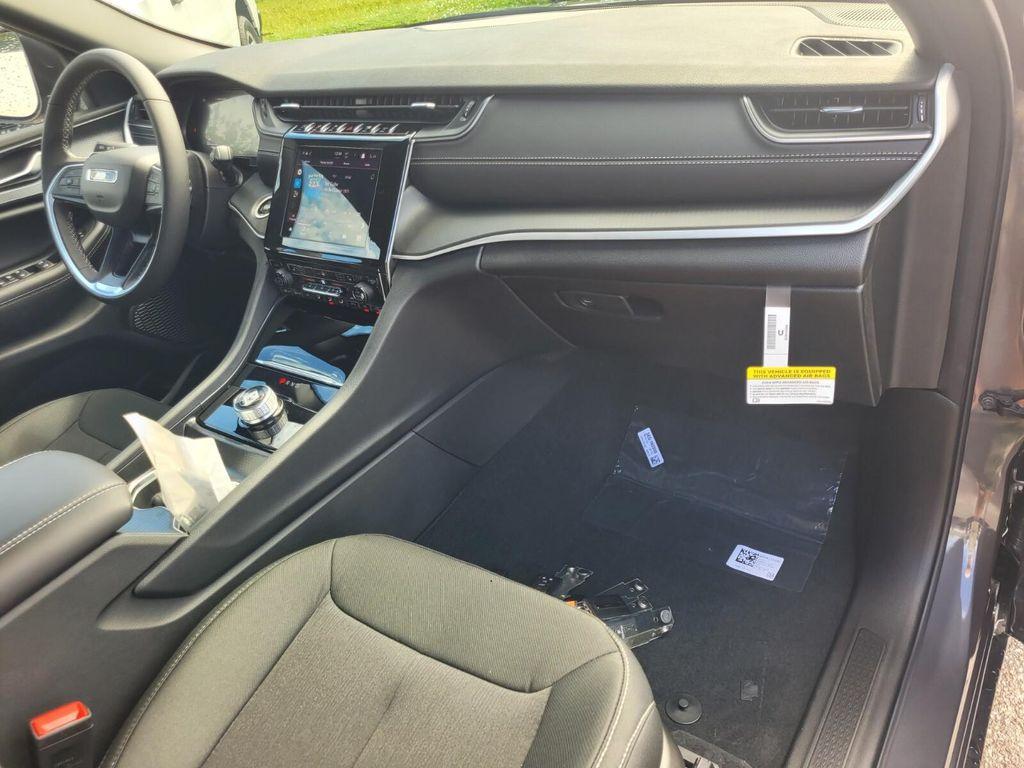 new 2025 Jeep Grand Cherokee L car, priced at $37,594