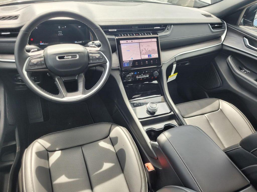 new 2025 Jeep Grand Cherokee car, priced at $46,558