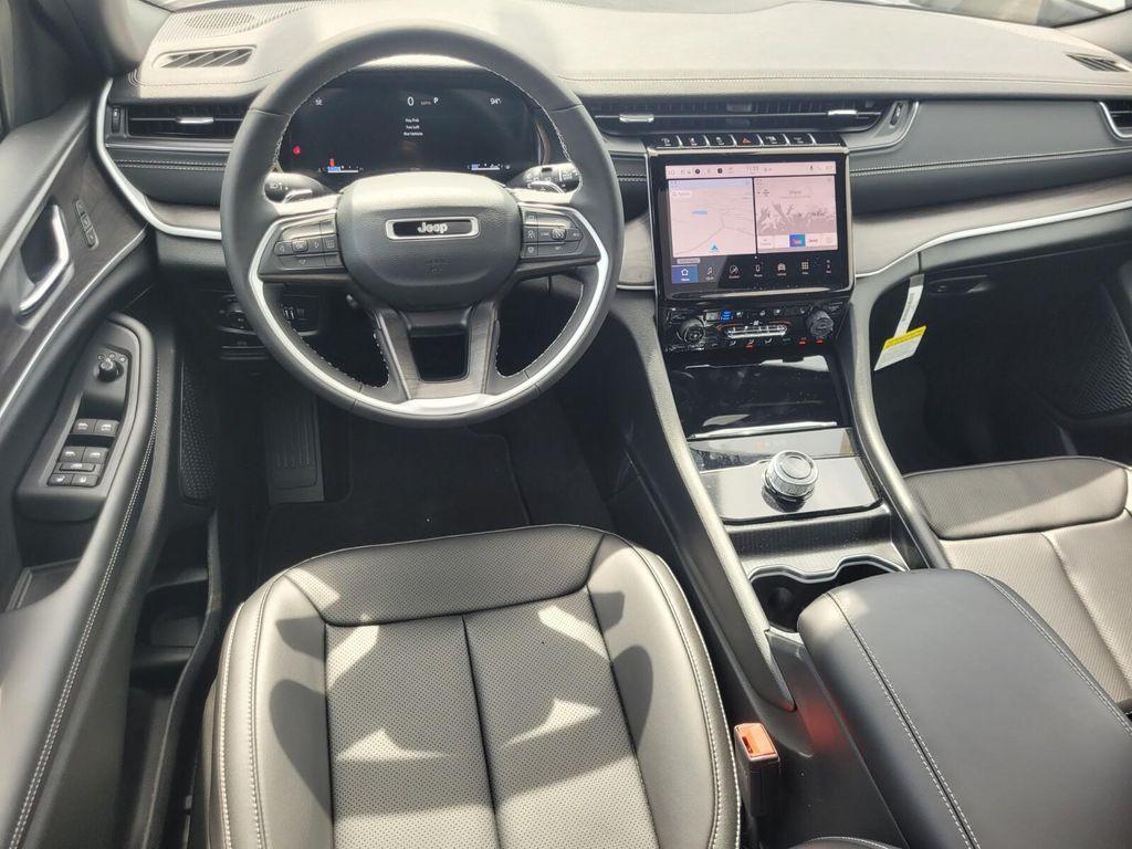 new 2025 Jeep Grand Cherokee car, priced at $46,558