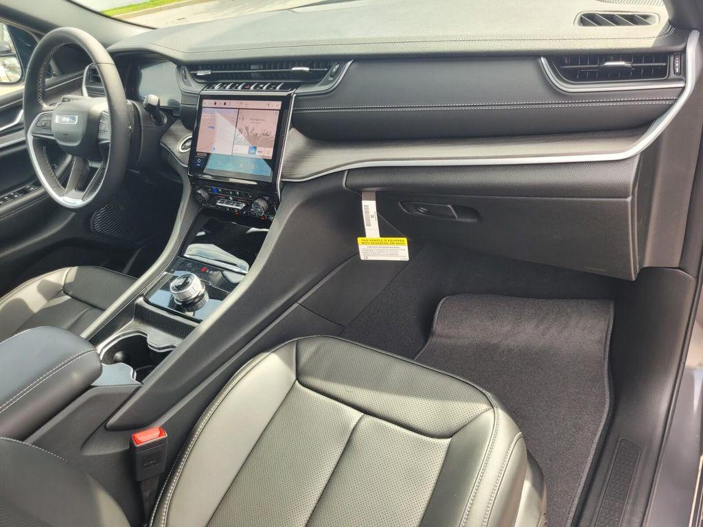 new 2025 Jeep Grand Cherokee car, priced at $46,558