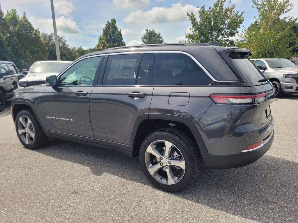 new 2025 Jeep Grand Cherokee car, priced at $46,558