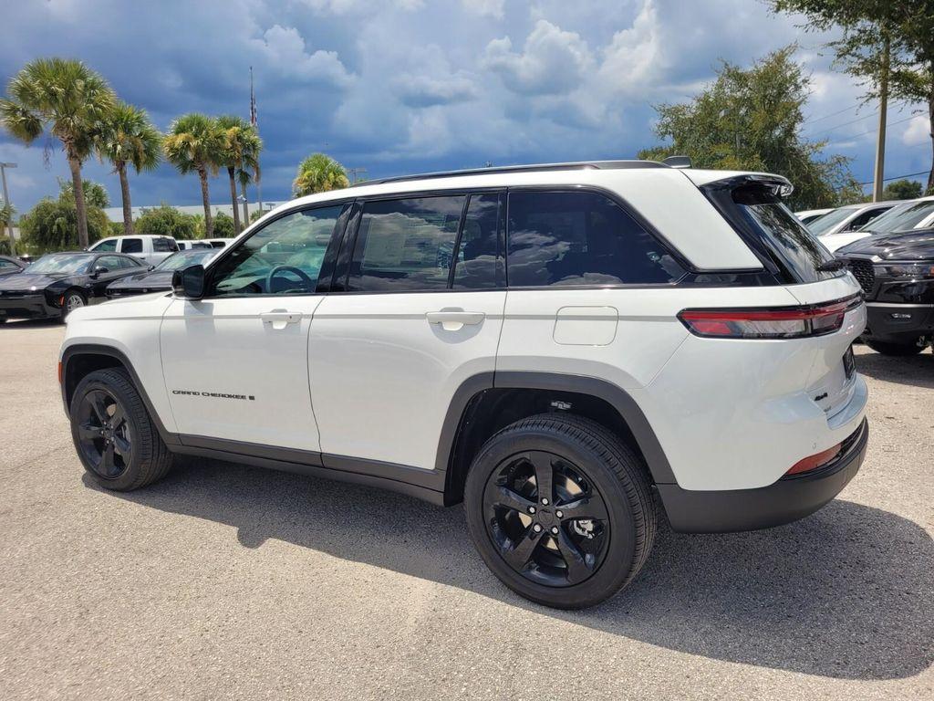 new 2025 Jeep Grand Cherokee car, priced at $41,949