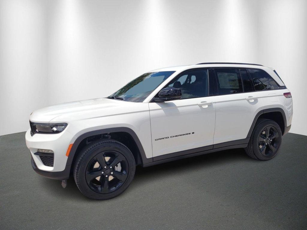 new 2025 Jeep Grand Cherokee car, priced at $41,949