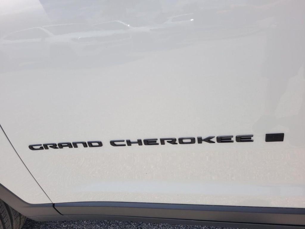 new 2025 Jeep Grand Cherokee car, priced at $41,949