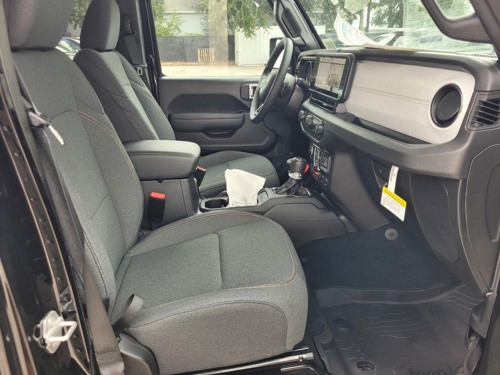 new 2025 Jeep Gladiator car, priced at $46,111