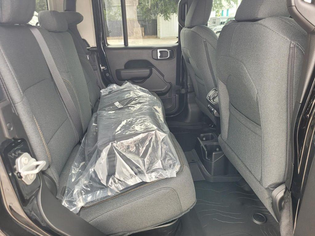 new 2025 Jeep Gladiator car, priced at $46,111