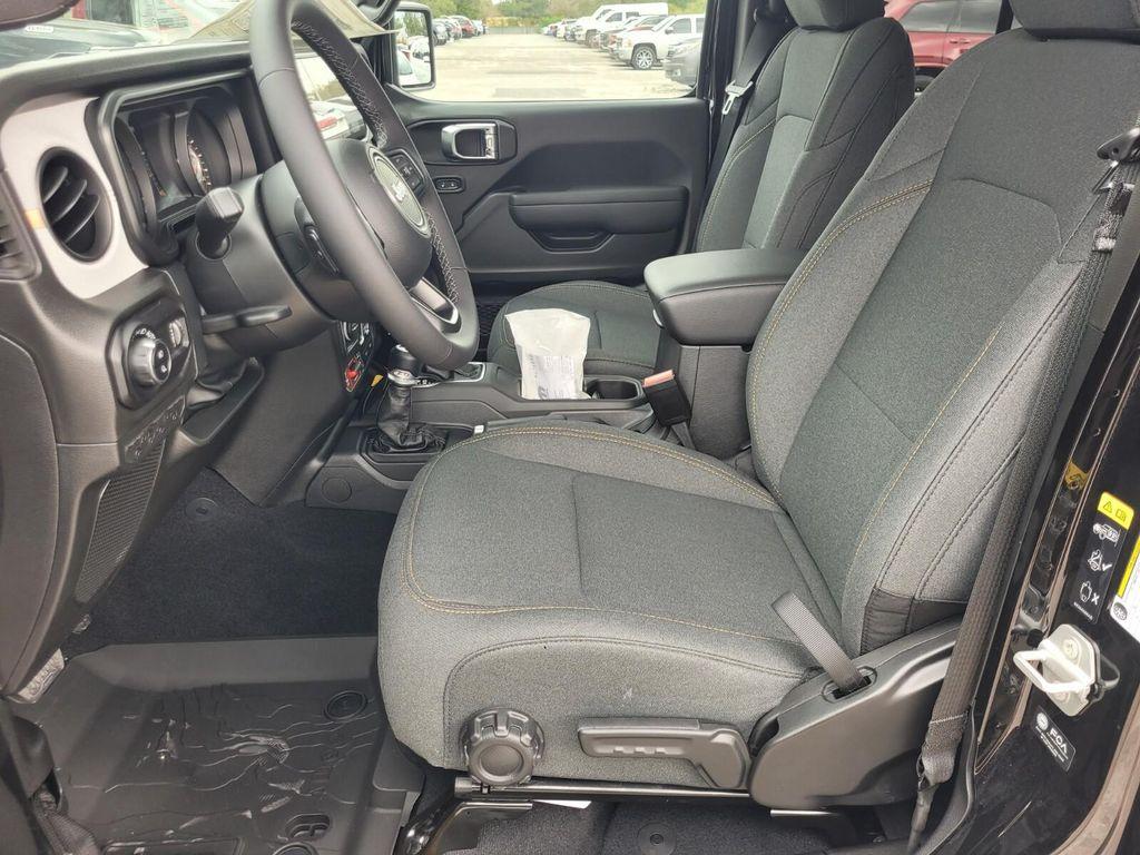 new 2025 Jeep Gladiator car, priced at $46,111