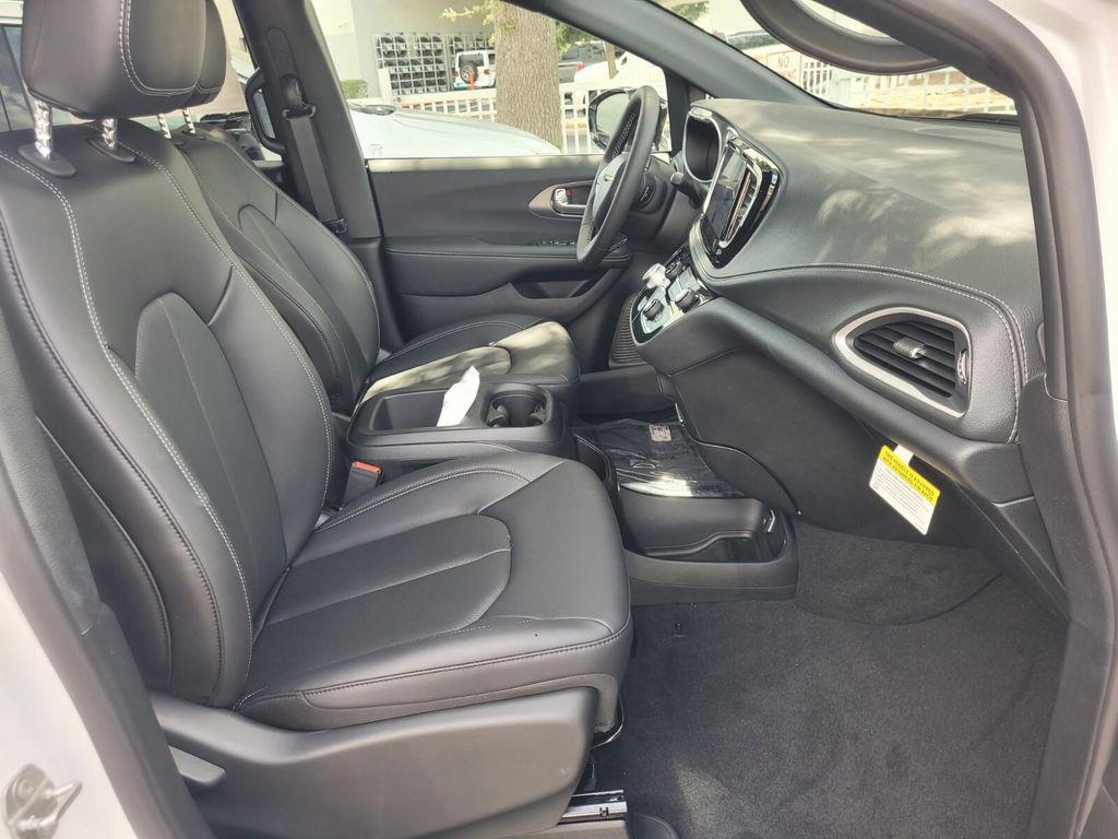 new 2026 Chrysler Pacifica car, priced at $38,538