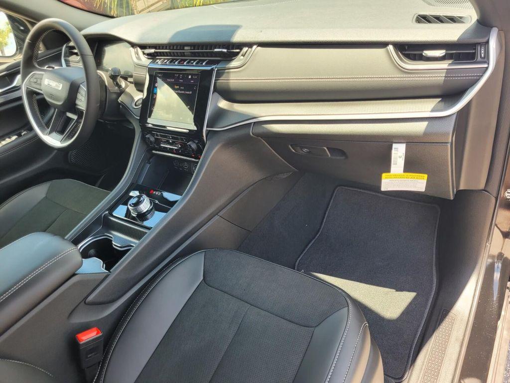 new 2025 Jeep Grand Cherokee L car, priced at $40,782