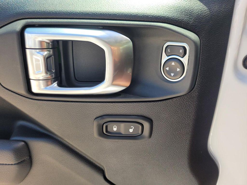 new 2025 Jeep Wrangler car, priced at $39,876