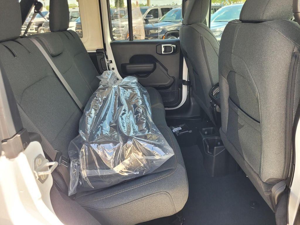 new 2025 Jeep Wrangler car, priced at $39,876